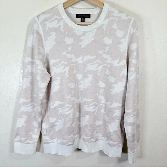 Banana Republic Camo-Print Jacquard Crew  Neck Wool Sweater - Picture 5 of 16